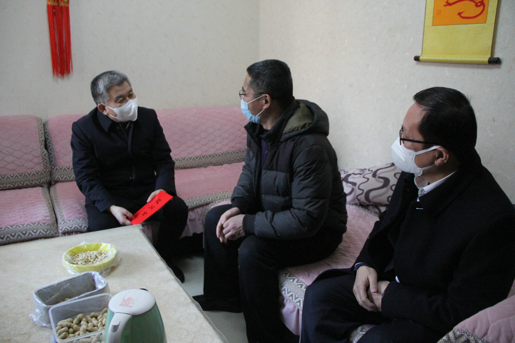 市委常委、副市長賈剛走訪慰問公司困難職工